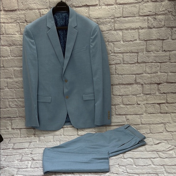Light blue men’s suit sport coat and pants 32 x 32